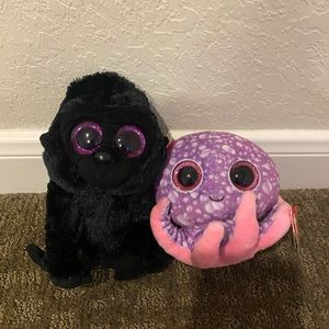 2 small beanie boos with sparkly eyes! 🦍🐙